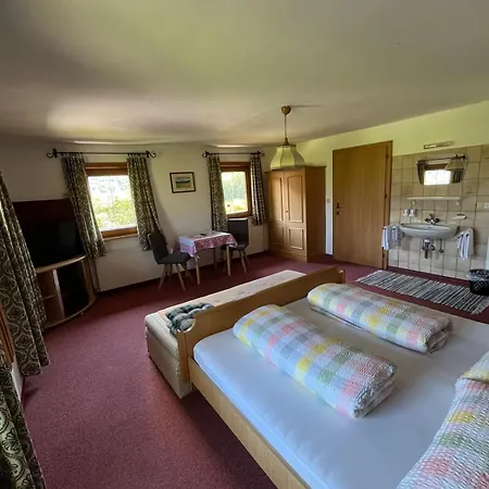 Schmidhof Apartmán *